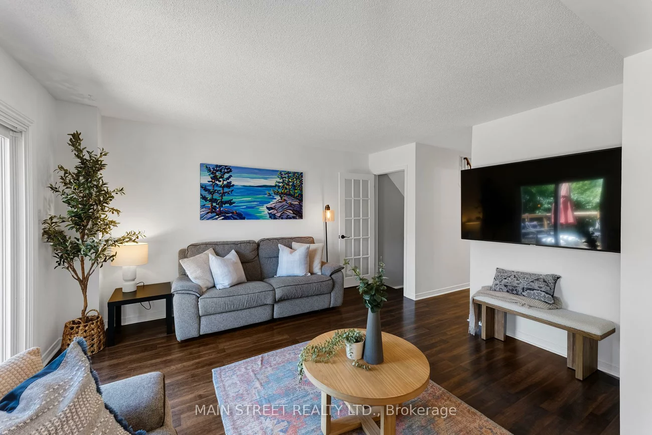 203, Colborne, Bradford, Bradford West Gwillimbury