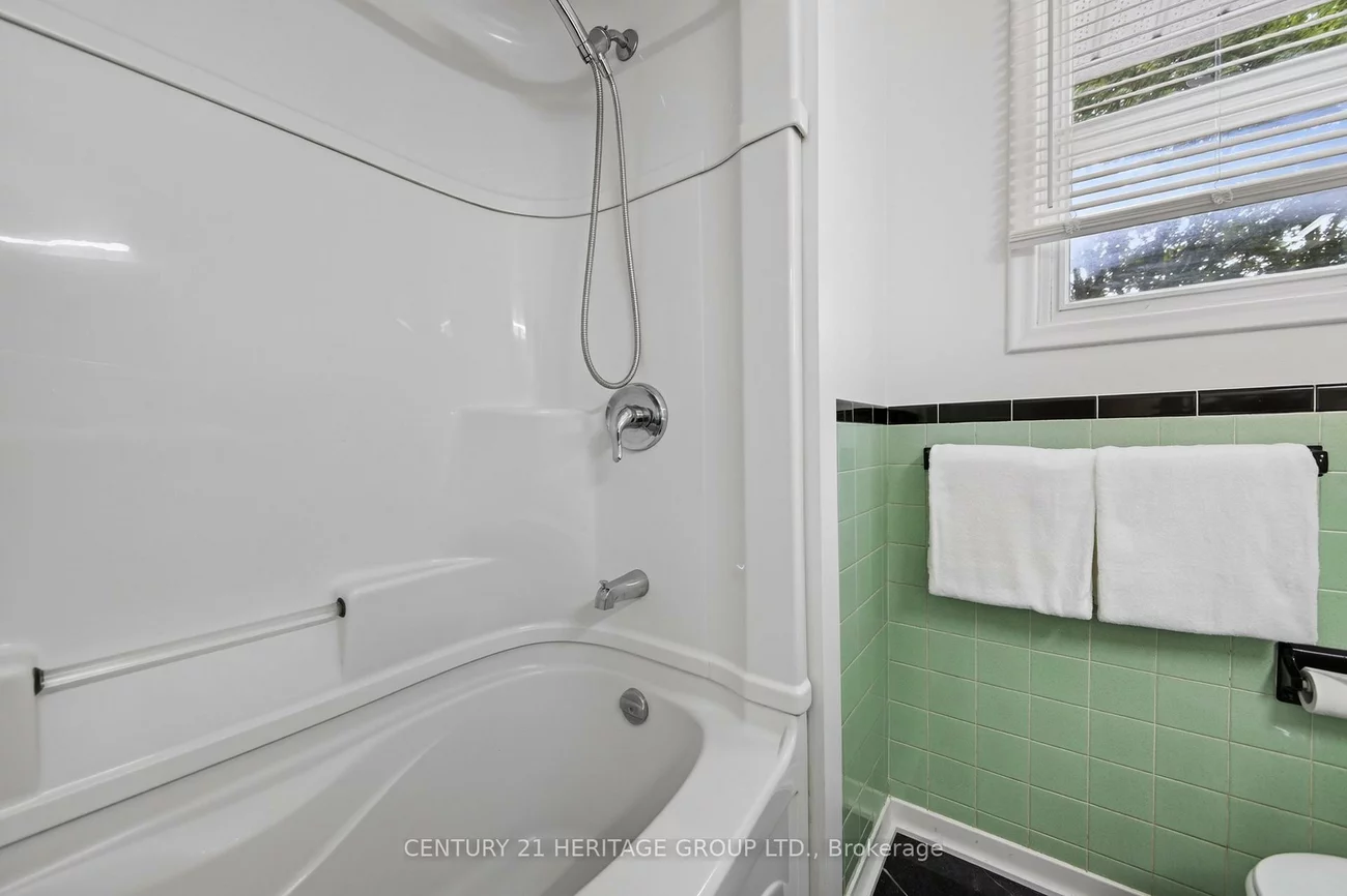 72, Kulpin, Bradford, Bradford West Gwillimbury