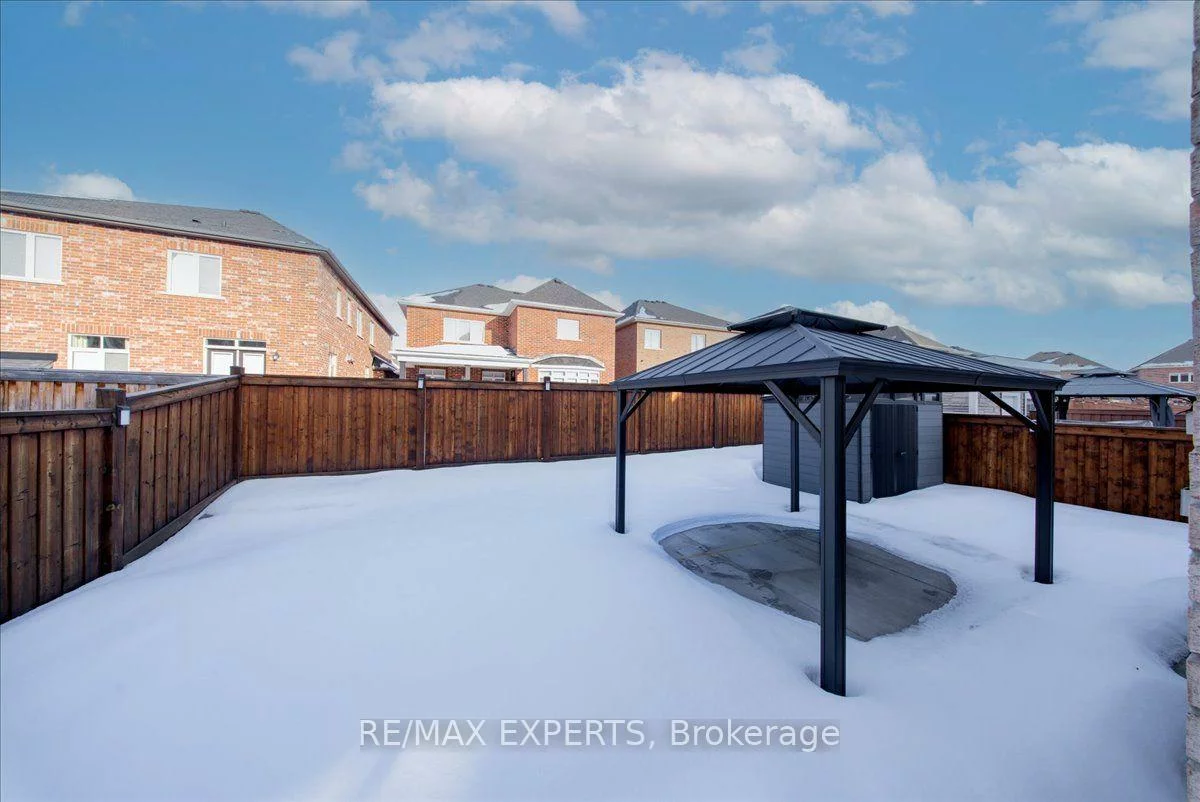43, Lewis, Bradford, Bradford West Gwillimbury