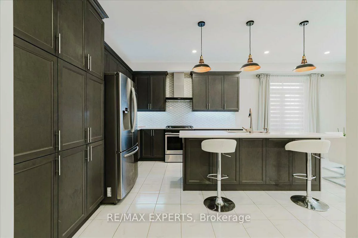 43, Lewis, Bradford, Bradford West Gwillimbury