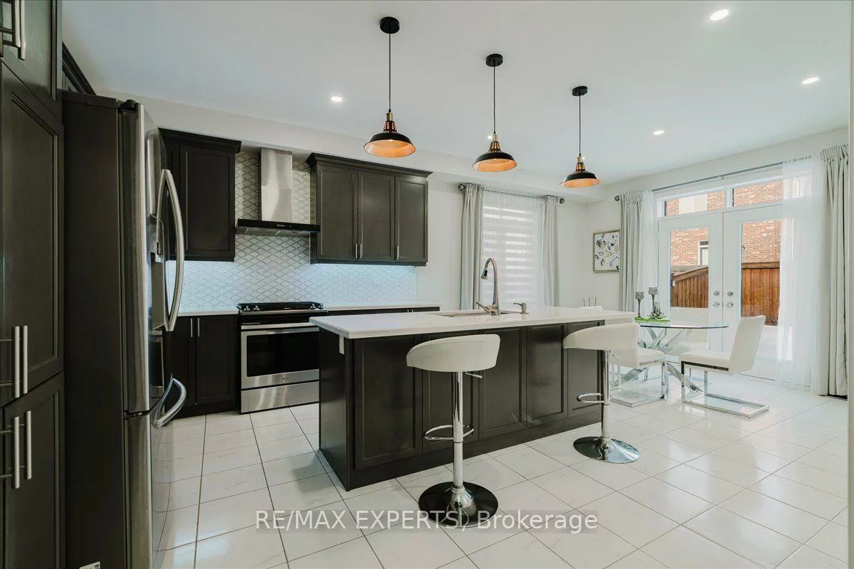 43, Lewis, Bradford, Bradford West Gwillimbury