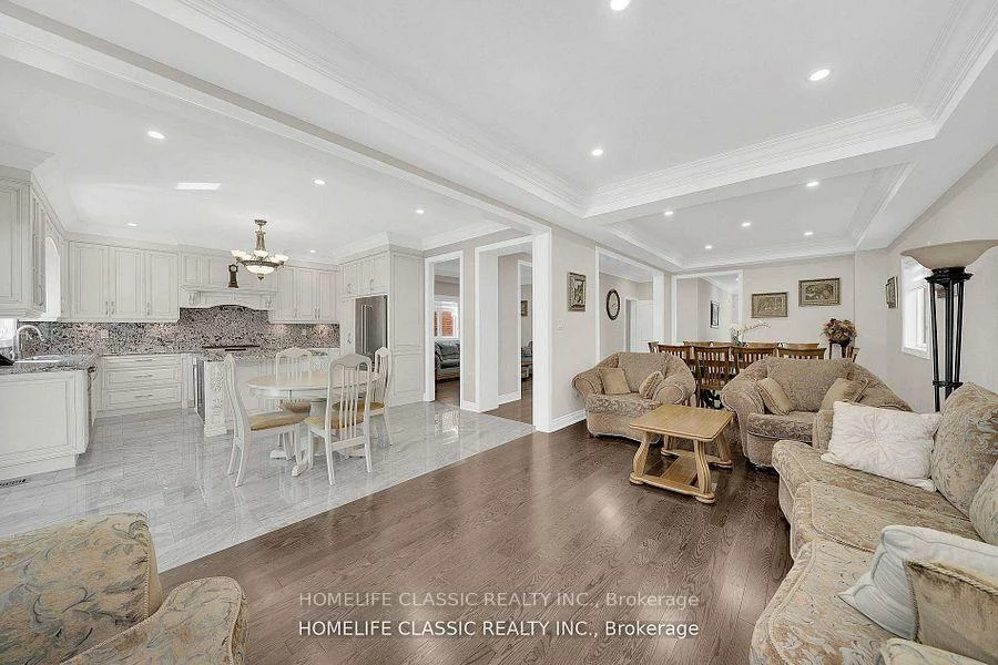 105, McKenzie, Bradford, Bradford West Gwillimbury