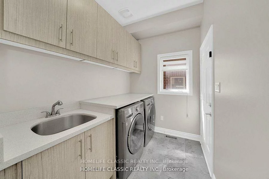 105, McKenzie, Bradford, Bradford West Gwillimbury