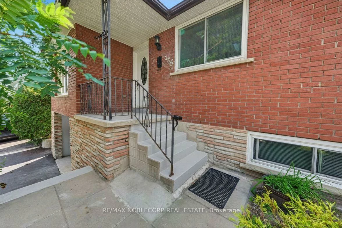 166, Collings, Bradford, Bradford West Gwillimbury