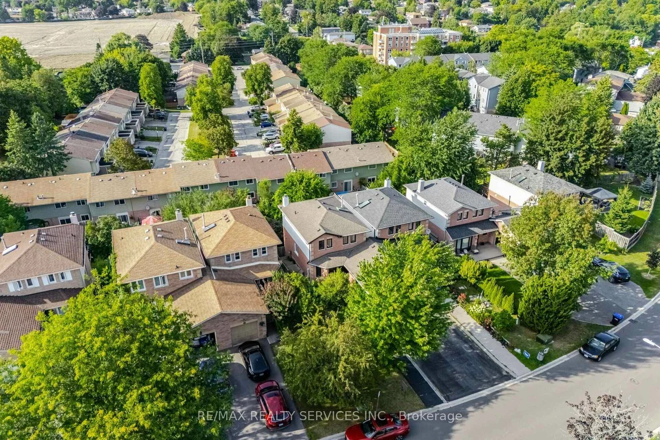 46, Magani, Bradford, Bradford West Gwillimbury