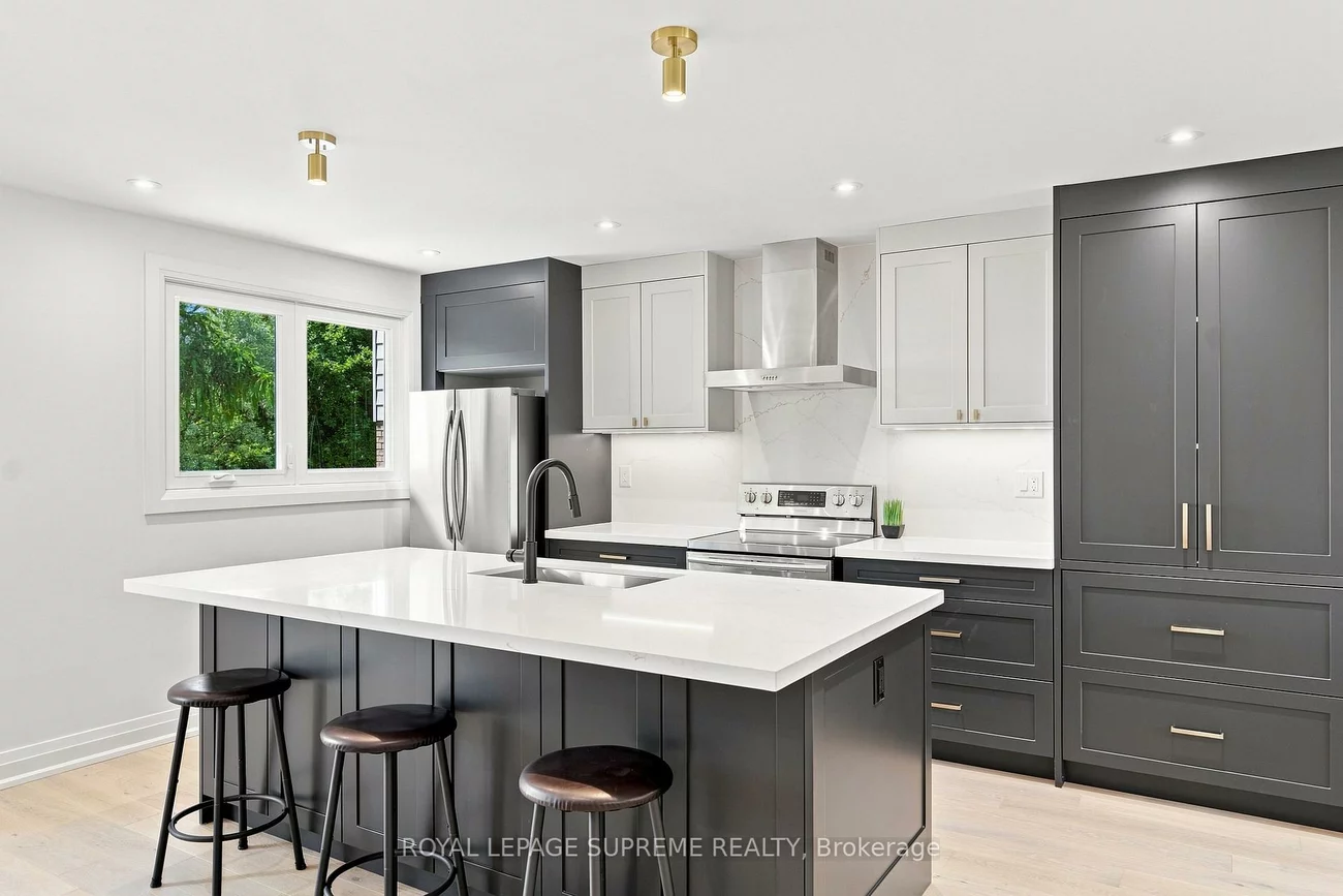 26, Crown, Bradford, Bradford West Gwillimbury