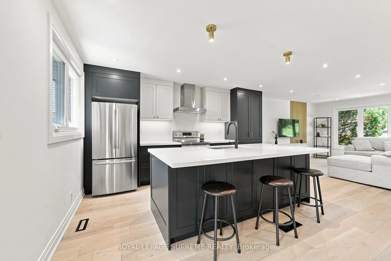 26, Crown, Bradford, Bradford West Gwillimbury