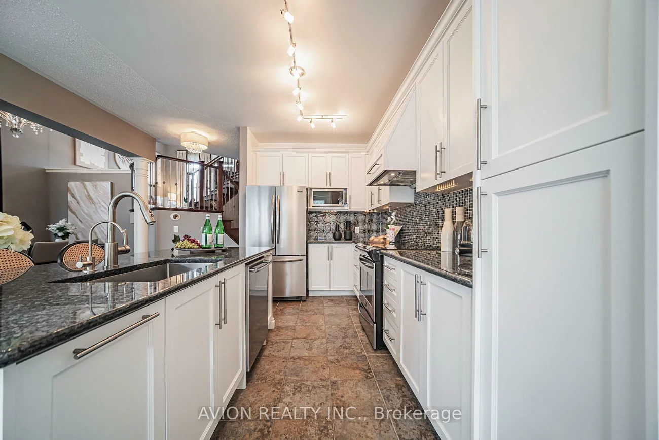 46, Rogers, Bradford, Bradford West Gwillimbury