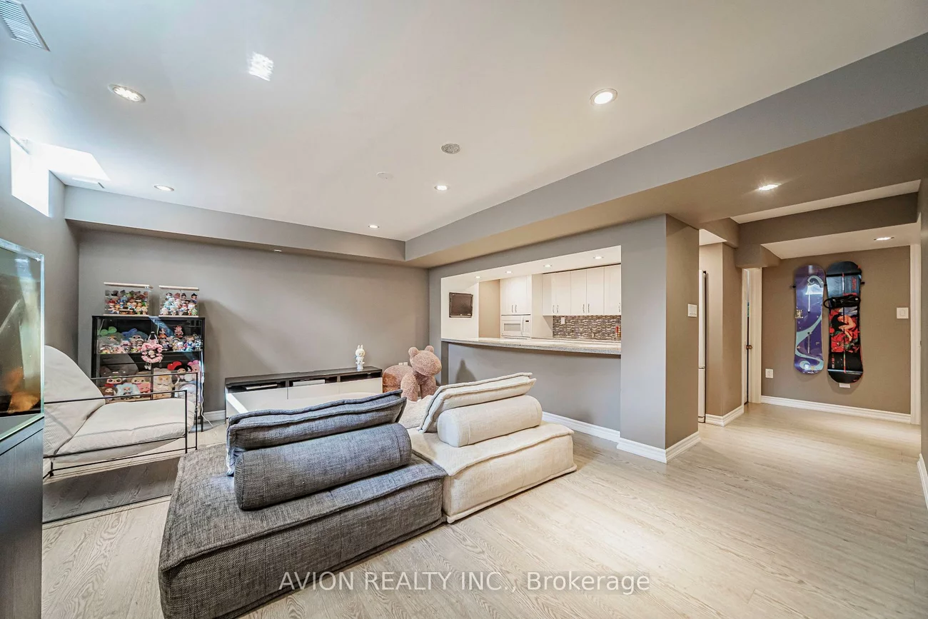 46, Rogers, Bradford, Bradford West Gwillimbury