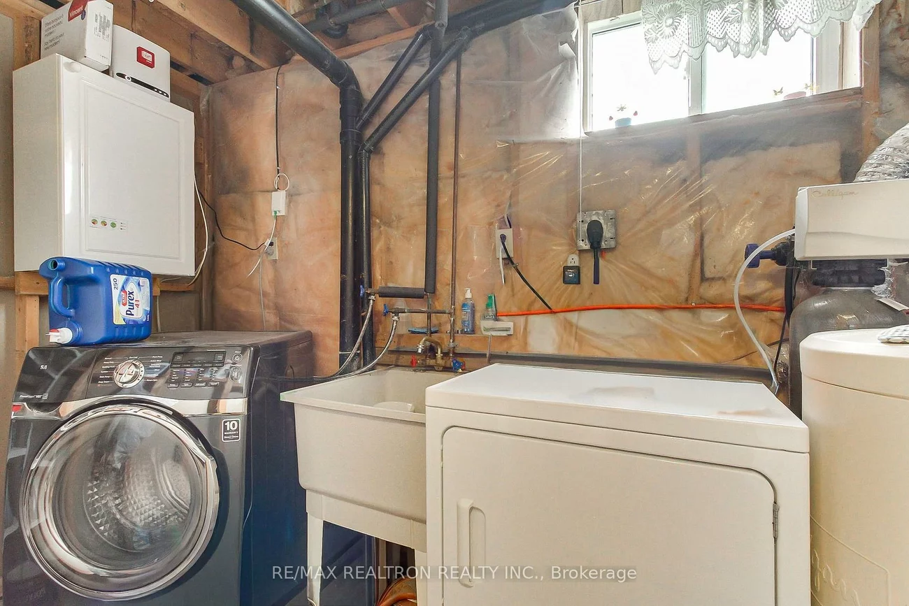 28, Longview, Bradford, Bradford West Gwillimbury