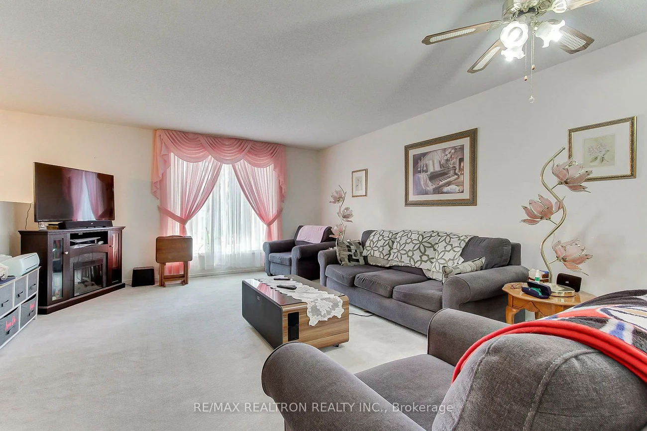 28, Longview, Bradford, Bradford West Gwillimbury
