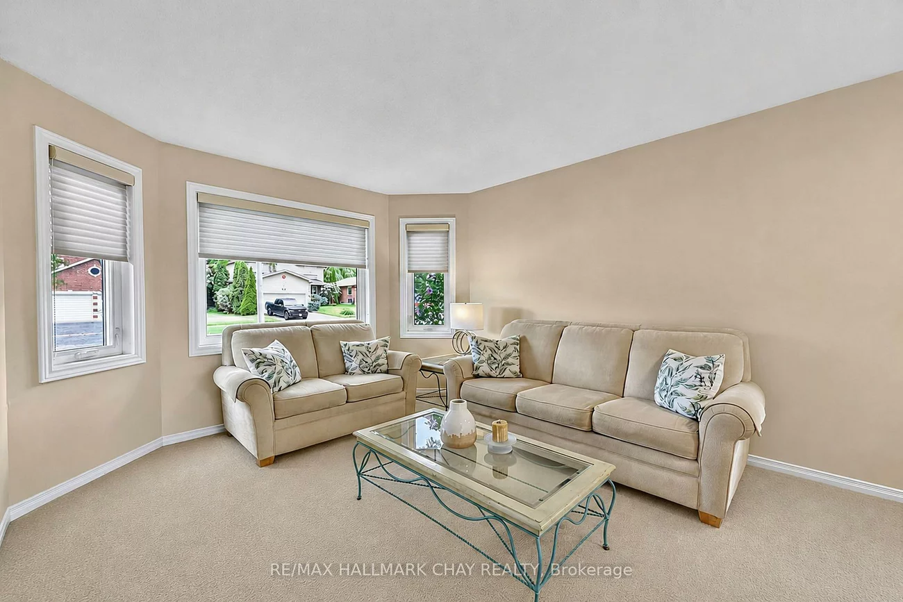 207, Melbourne, Bradford, Bradford West Gwillimbury