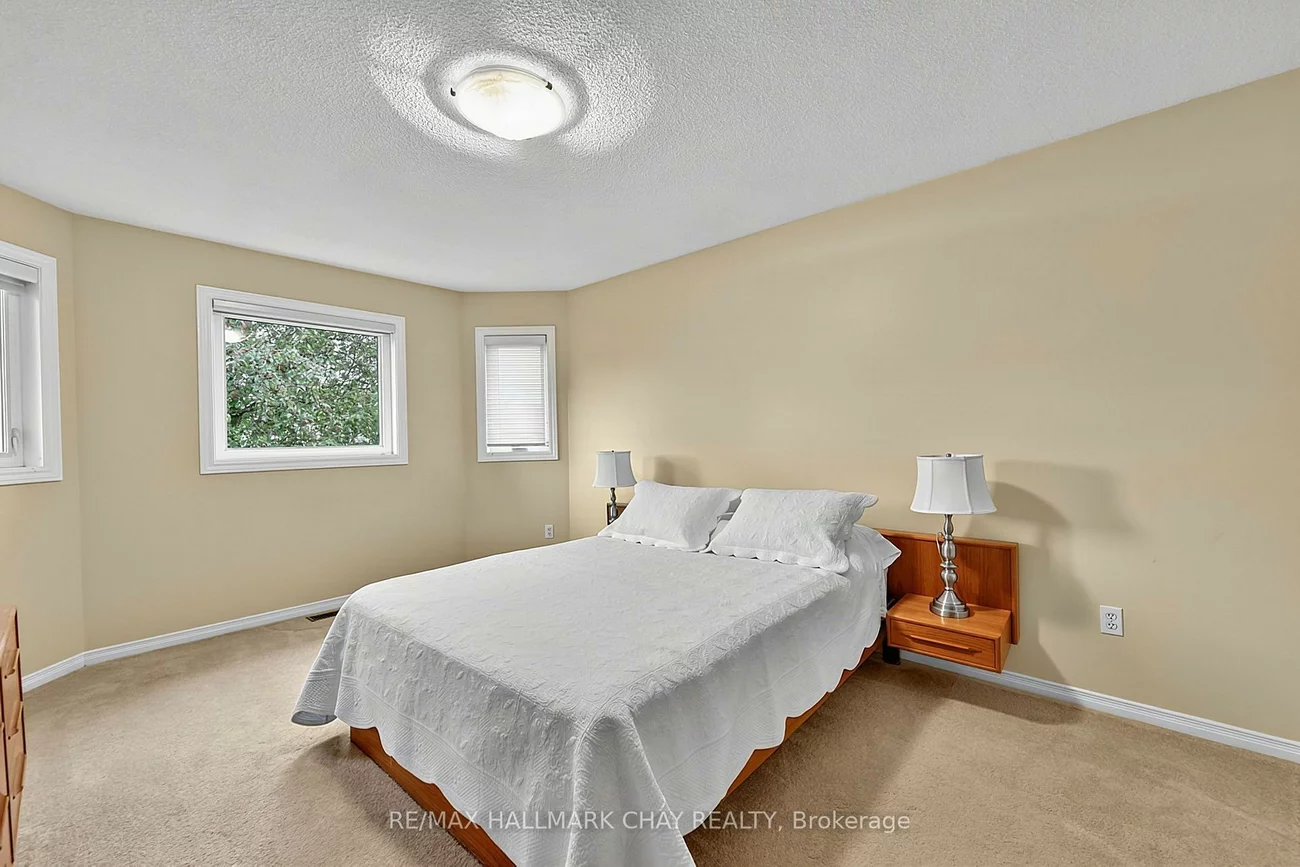 207, Melbourne, Bradford, Bradford West Gwillimbury