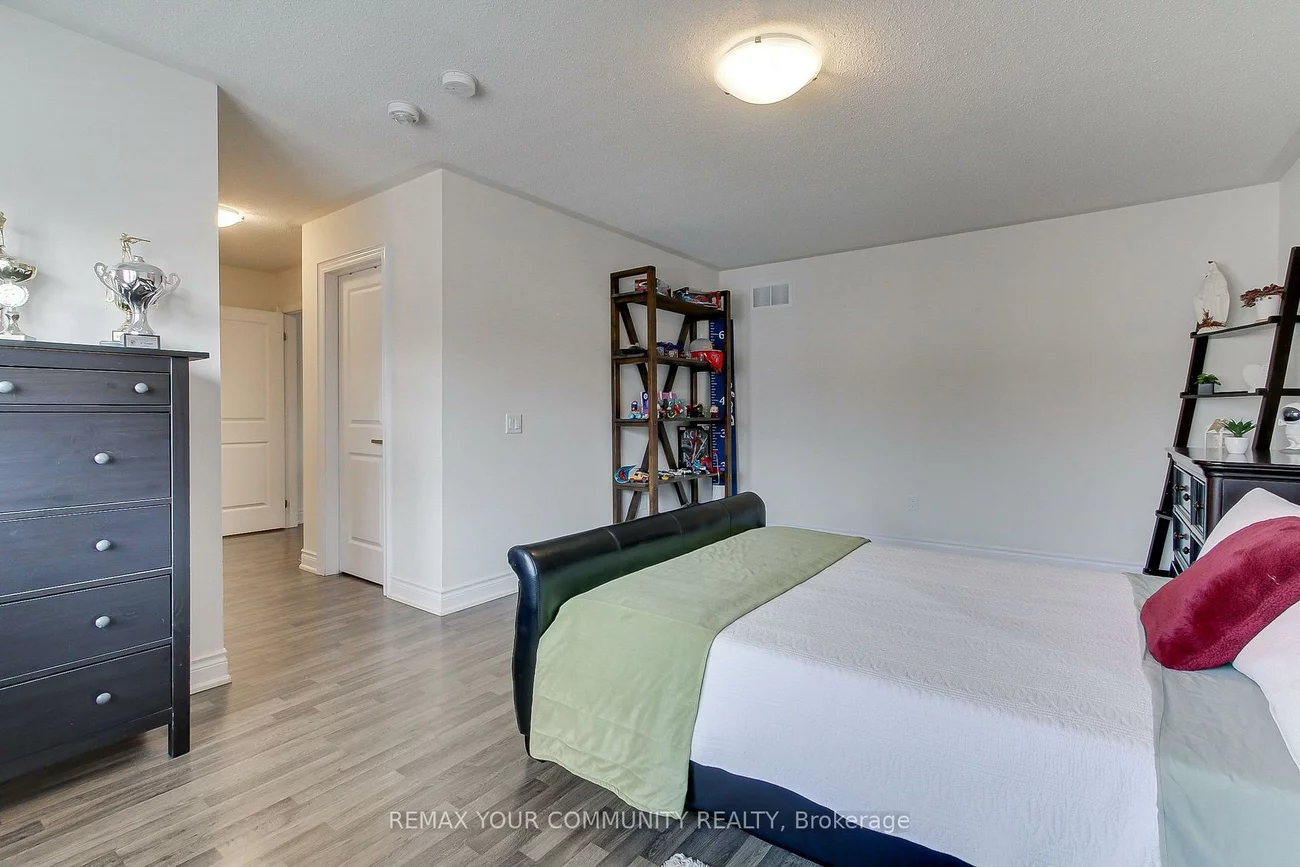 26, Hodgson, Bradford, Bradford West Gwillimbury