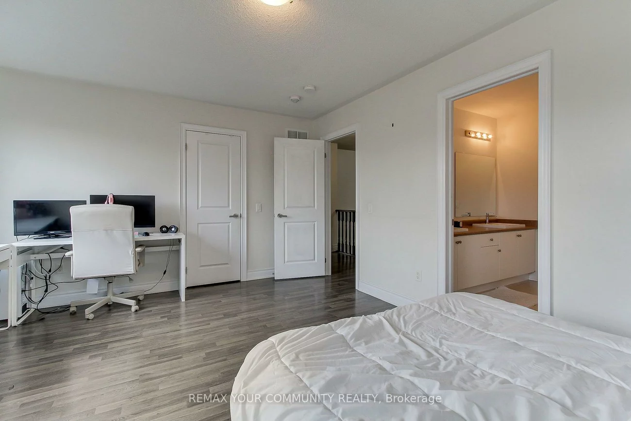 26, Hodgson, Bradford, Bradford West Gwillimbury