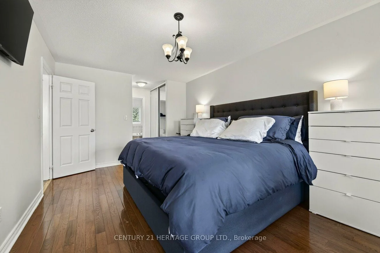 39, Booth, Bradford, Bradford West Gwillimbury