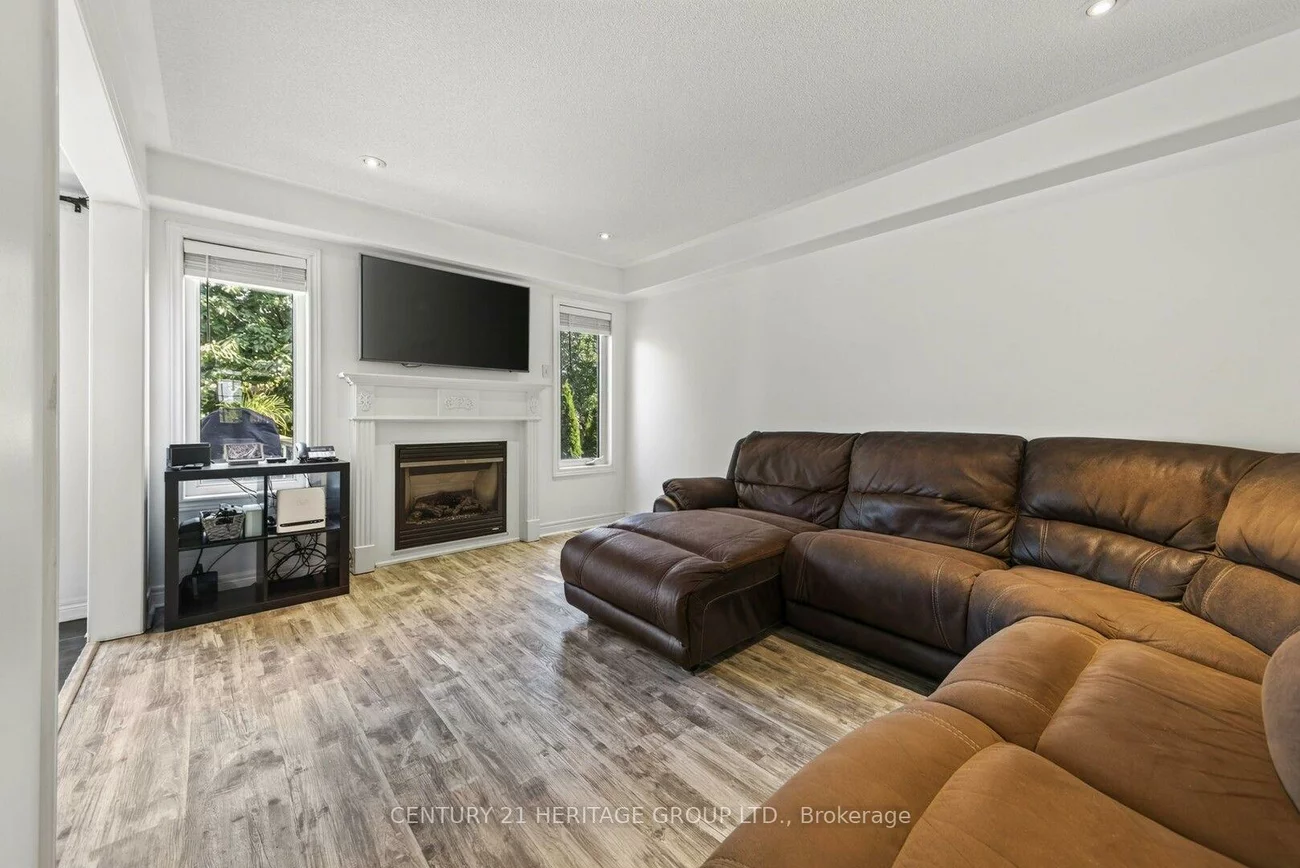 39, Booth, Bradford, Bradford West Gwillimbury