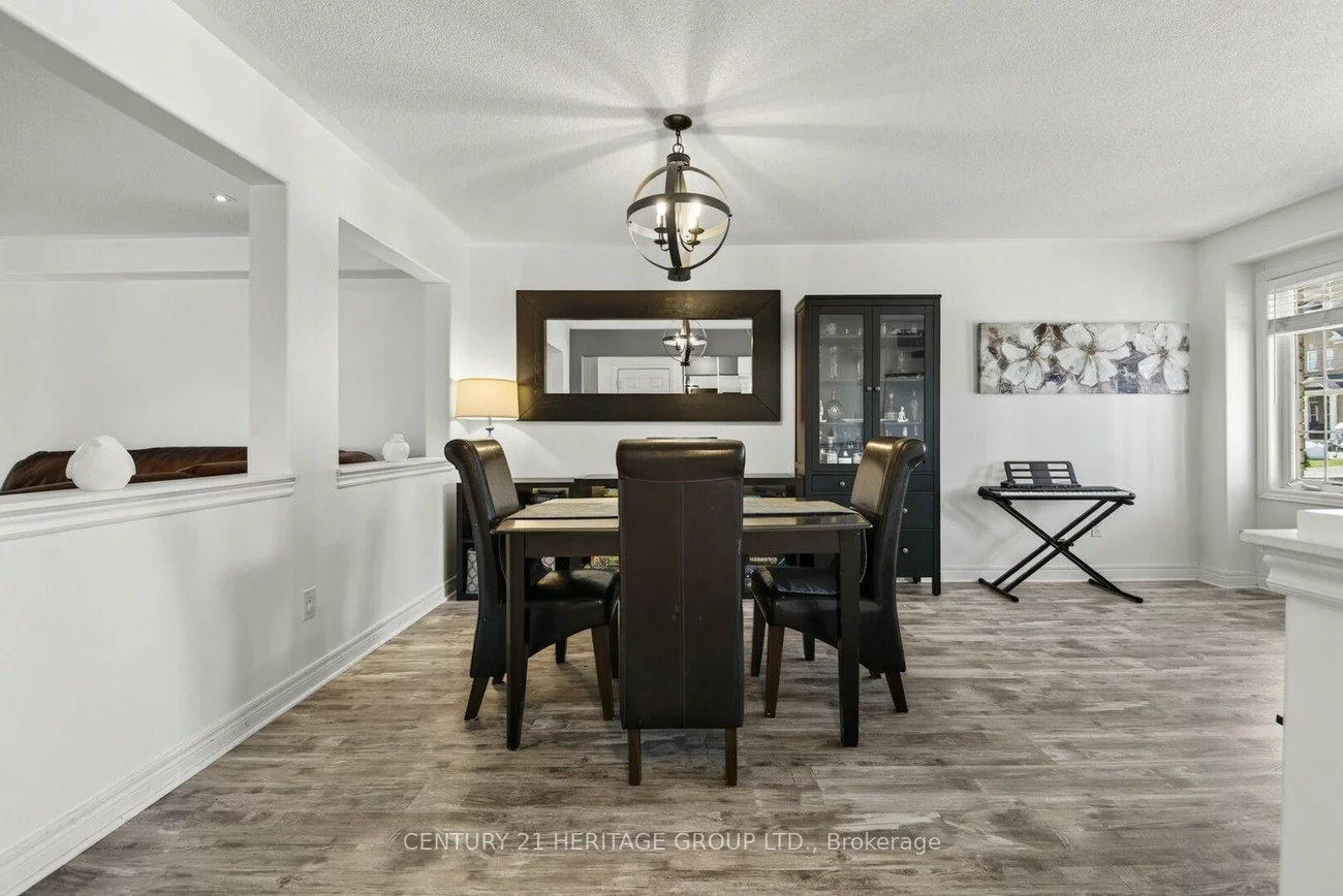 39, Booth, Bradford, Bradford West Gwillimbury