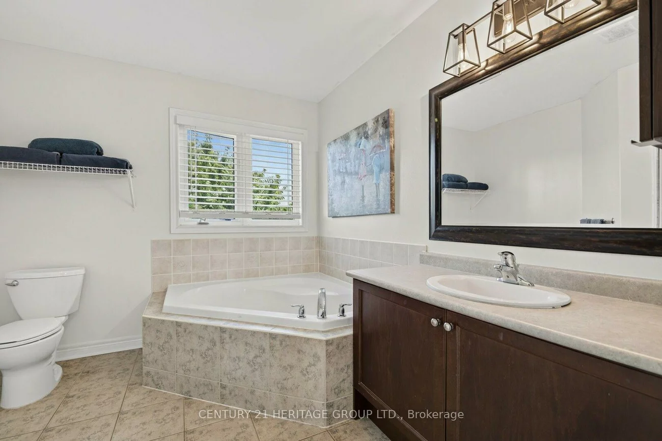 39, Booth, Bradford, Bradford West Gwillimbury