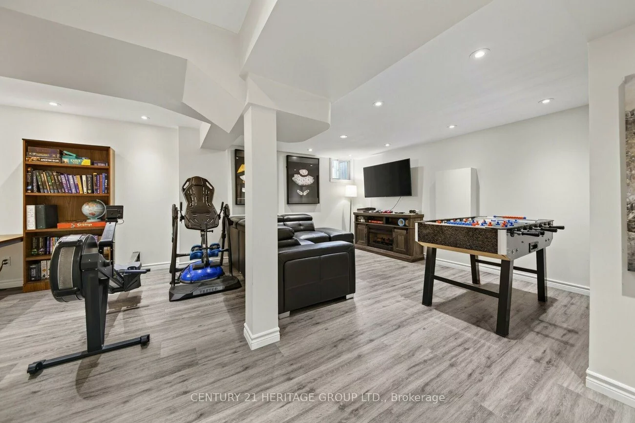 39, Booth, Bradford, Bradford West Gwillimbury