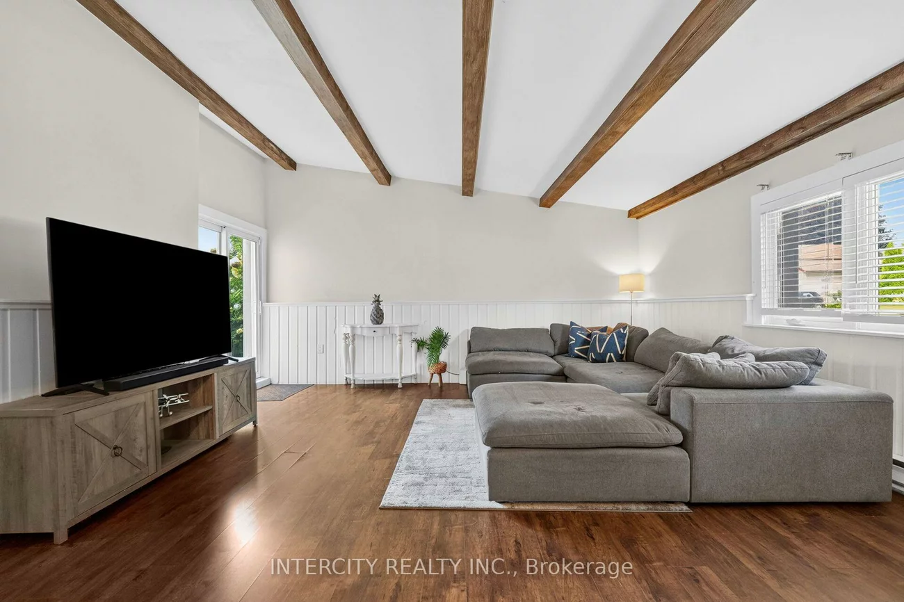 98, Essa, Bradford, Bradford West Gwillimbury