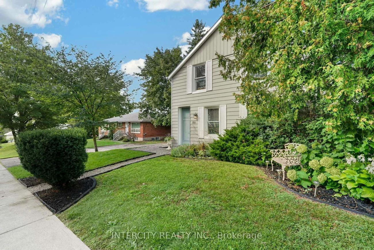 98, Essa, Bradford, Bradford West Gwillimbury