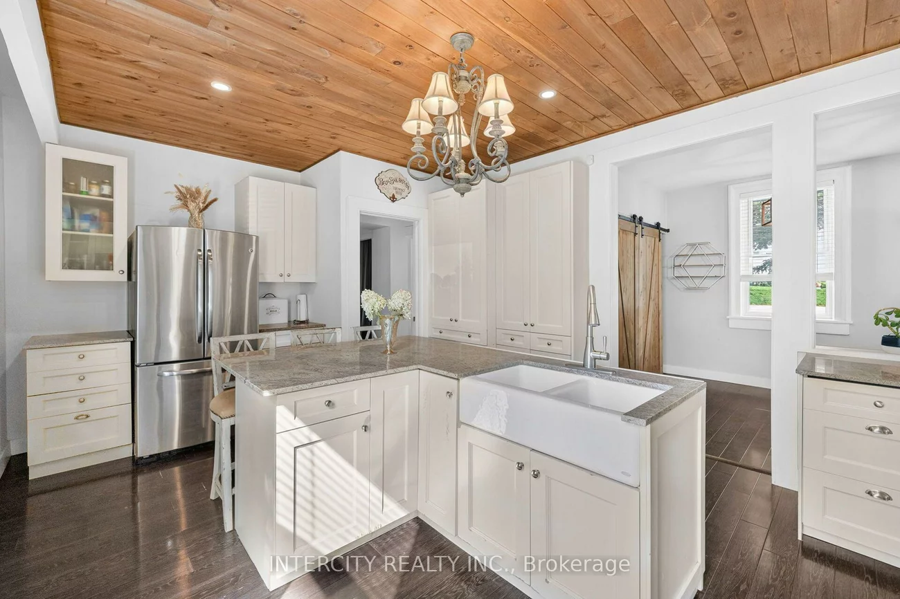 98, Essa, Bradford, Bradford West Gwillimbury