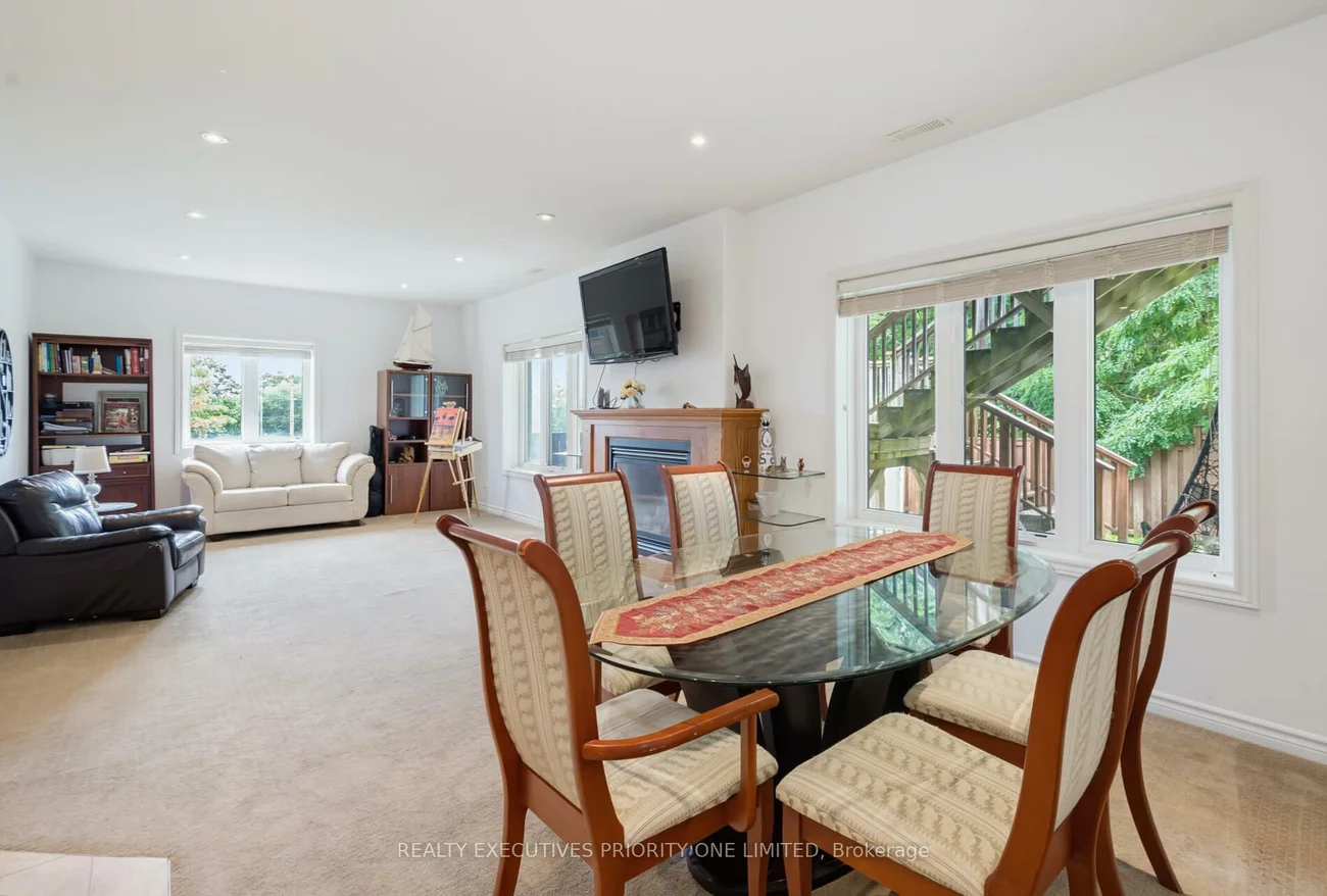 202, John, Bradford, Bradford West Gwillimbury