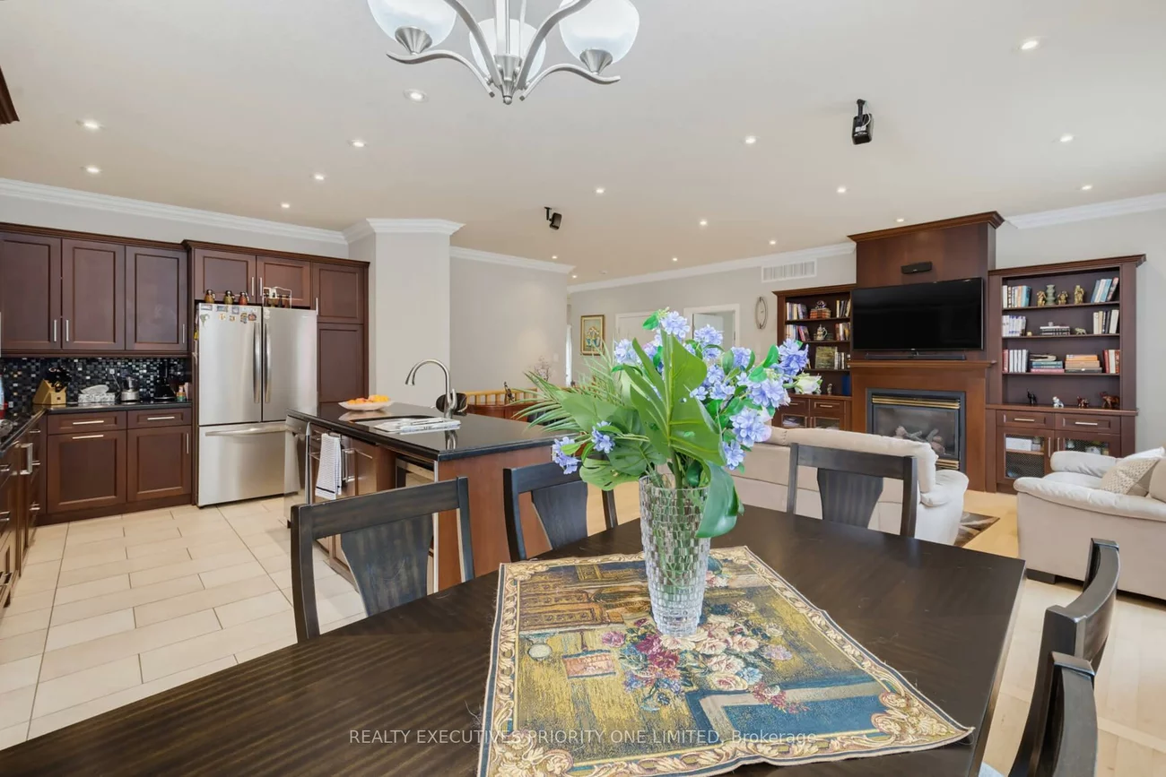 202, John, Bradford, Bradford West Gwillimbury