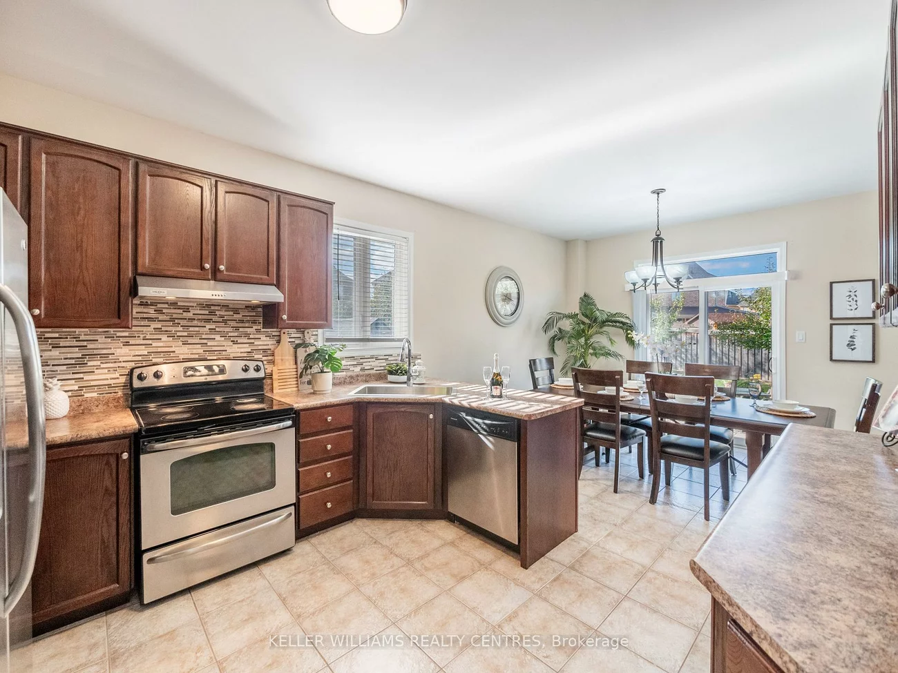 74, Weir, Bradford, Bradford West Gwillimbury