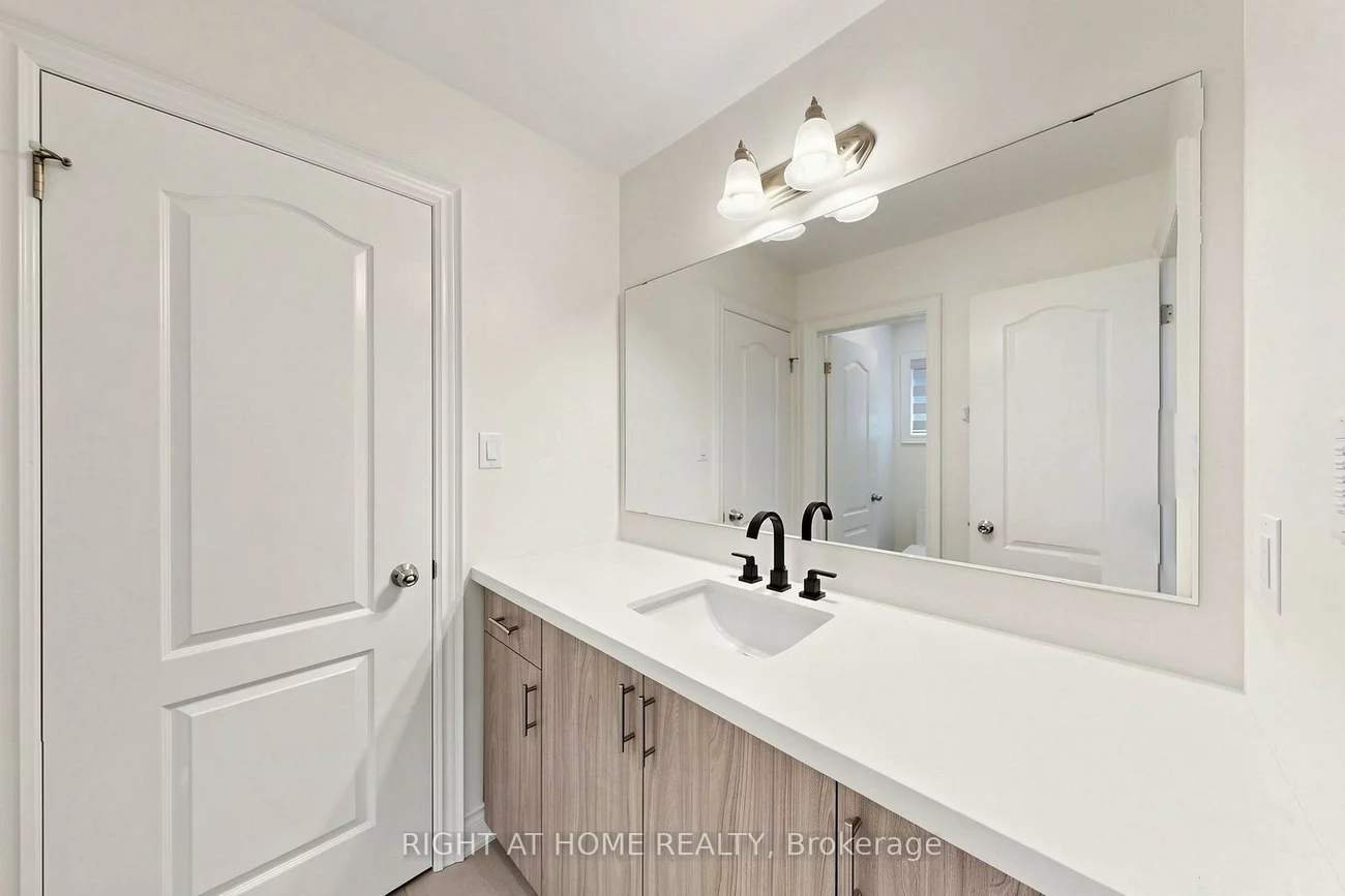 35, Empire, Bradford, Bradford West Gwillimbury