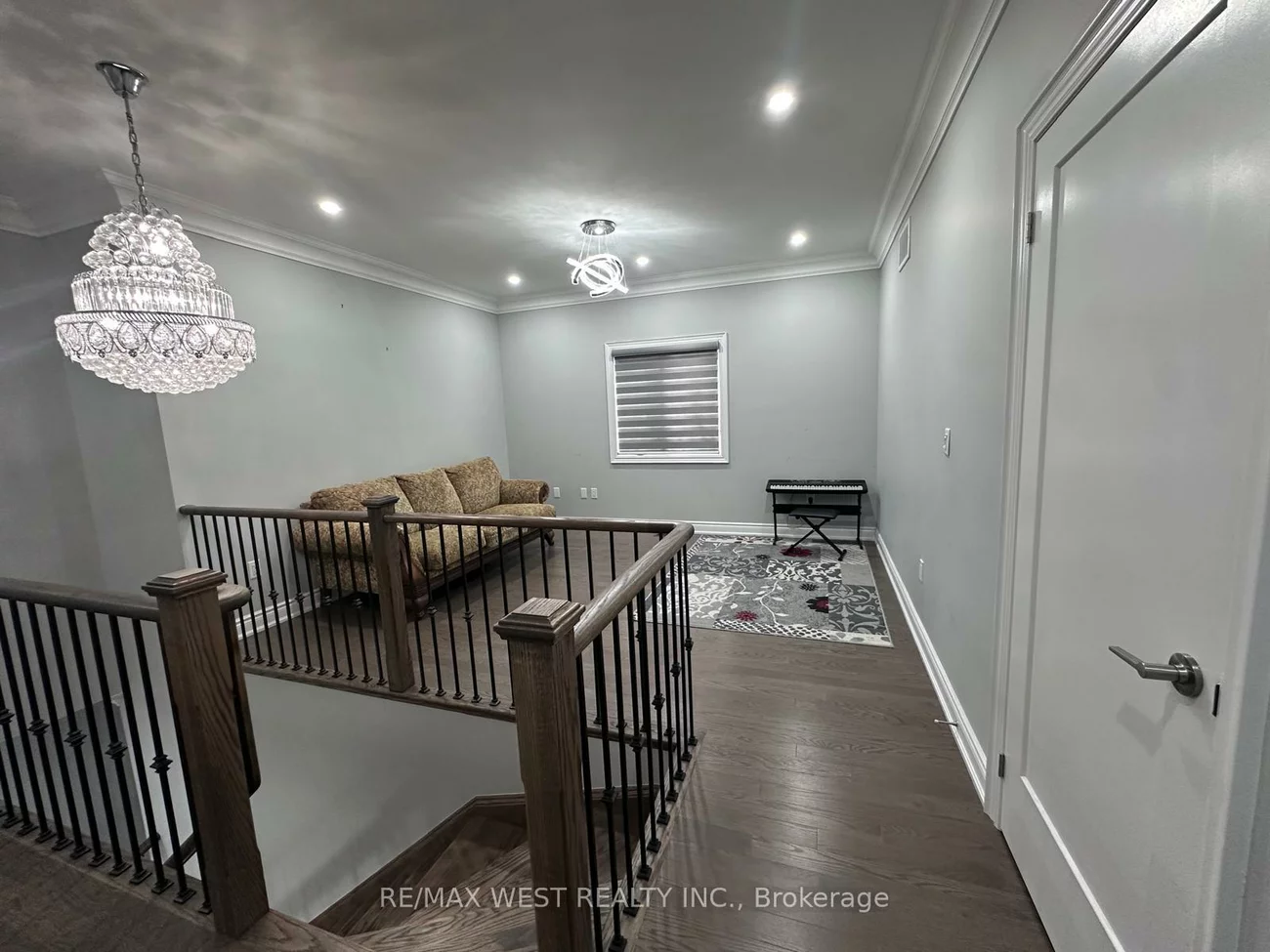 111, Scarlet, Bradford, Bradford West Gwillimbury