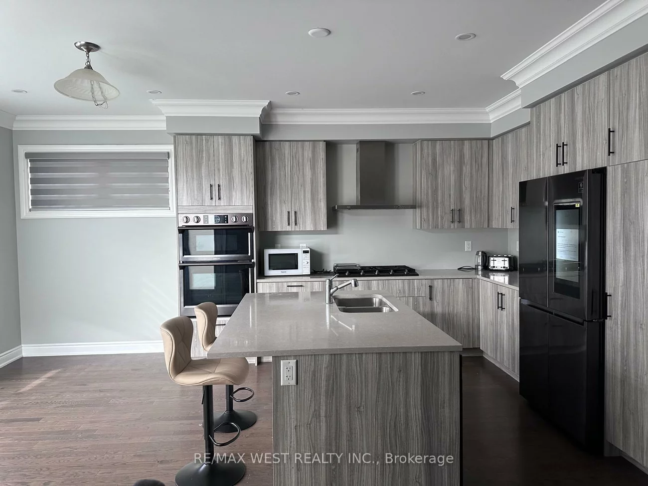 111, Scarlet, Bradford, Bradford West Gwillimbury