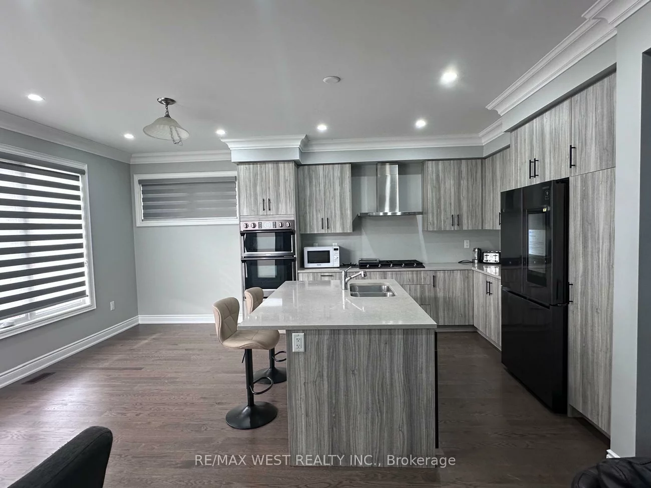 111, Scarlet, Bradford, Bradford West Gwillimbury