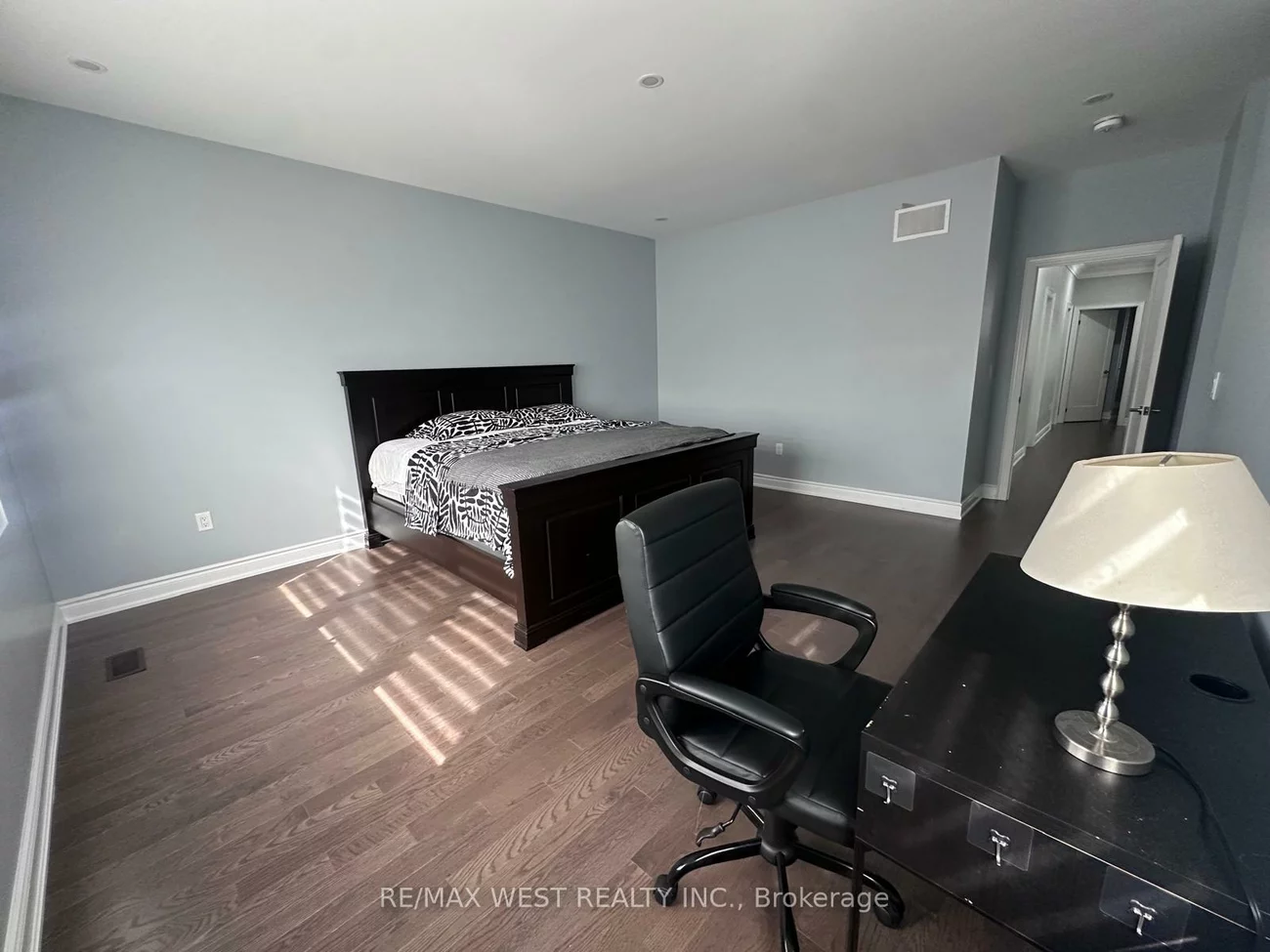 111, Scarlet, Bradford, Bradford West Gwillimbury