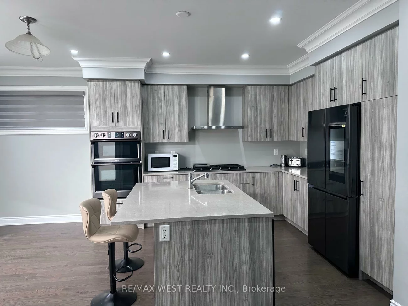 111, Scarlet, Bradford, Bradford West Gwillimbury