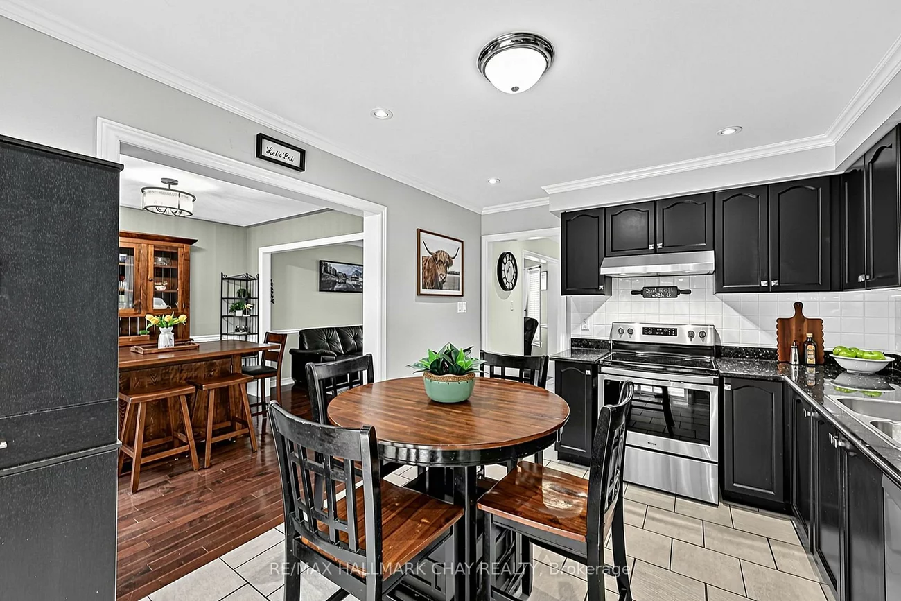 102, Noble, Bradford, Bradford West Gwillimbury