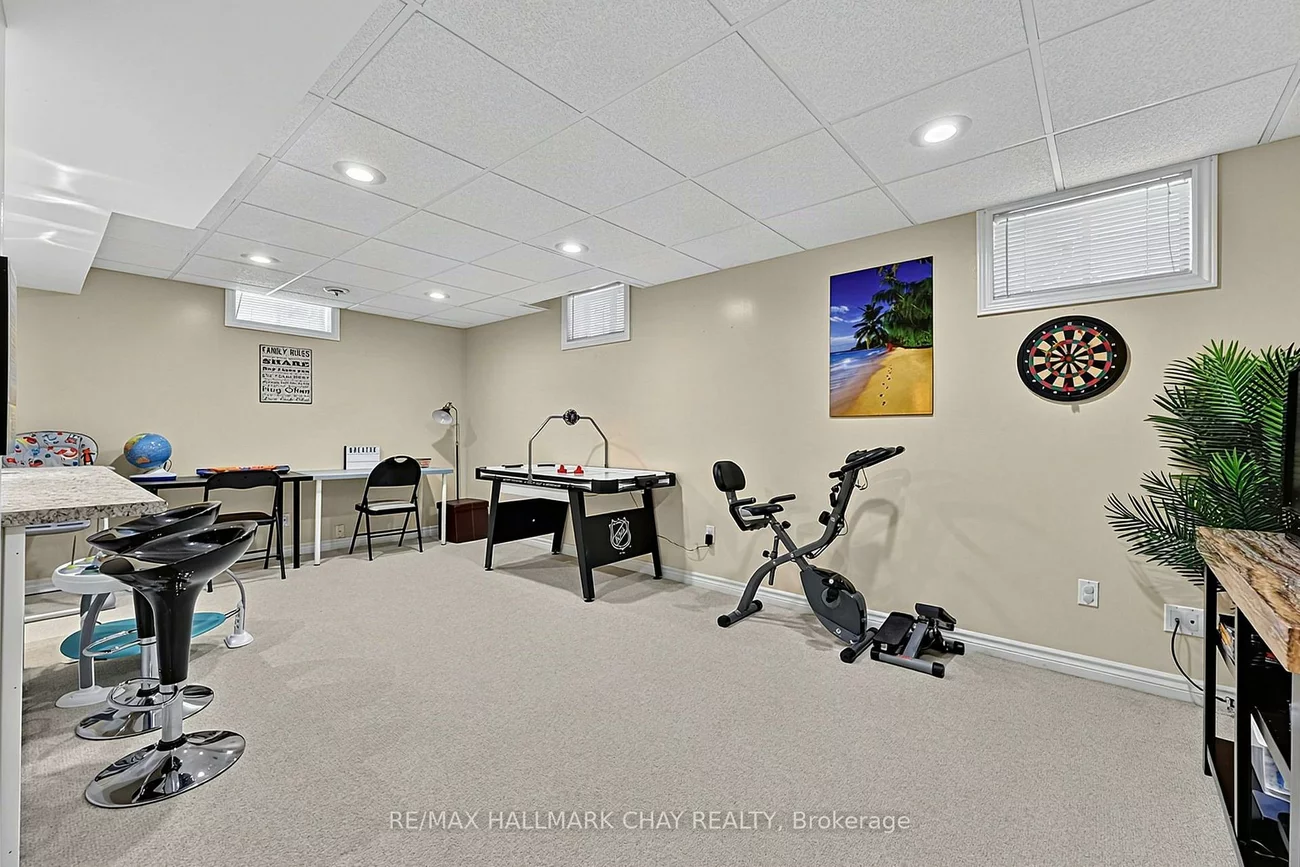 102, Noble, Bradford, Bradford West Gwillimbury