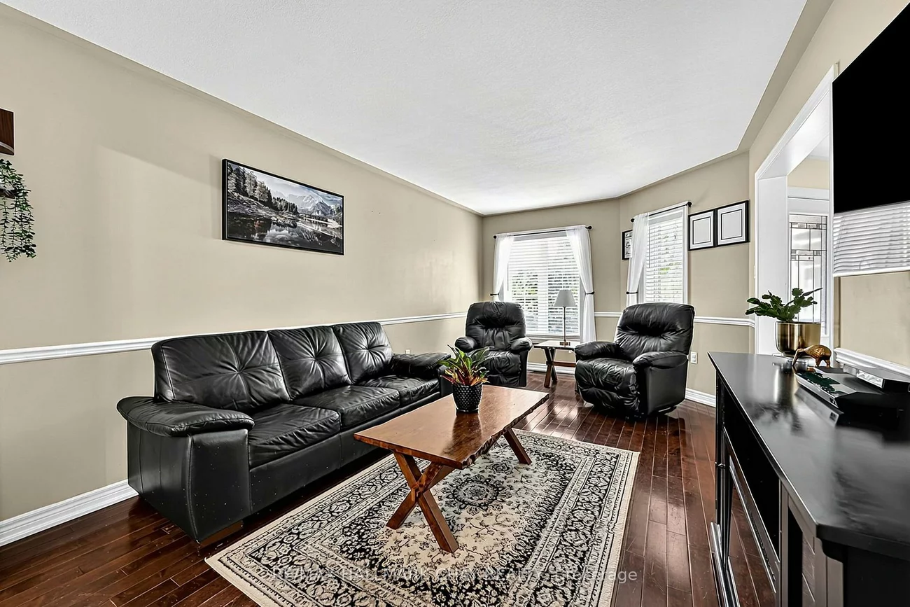 102, Noble, Bradford, Bradford West Gwillimbury