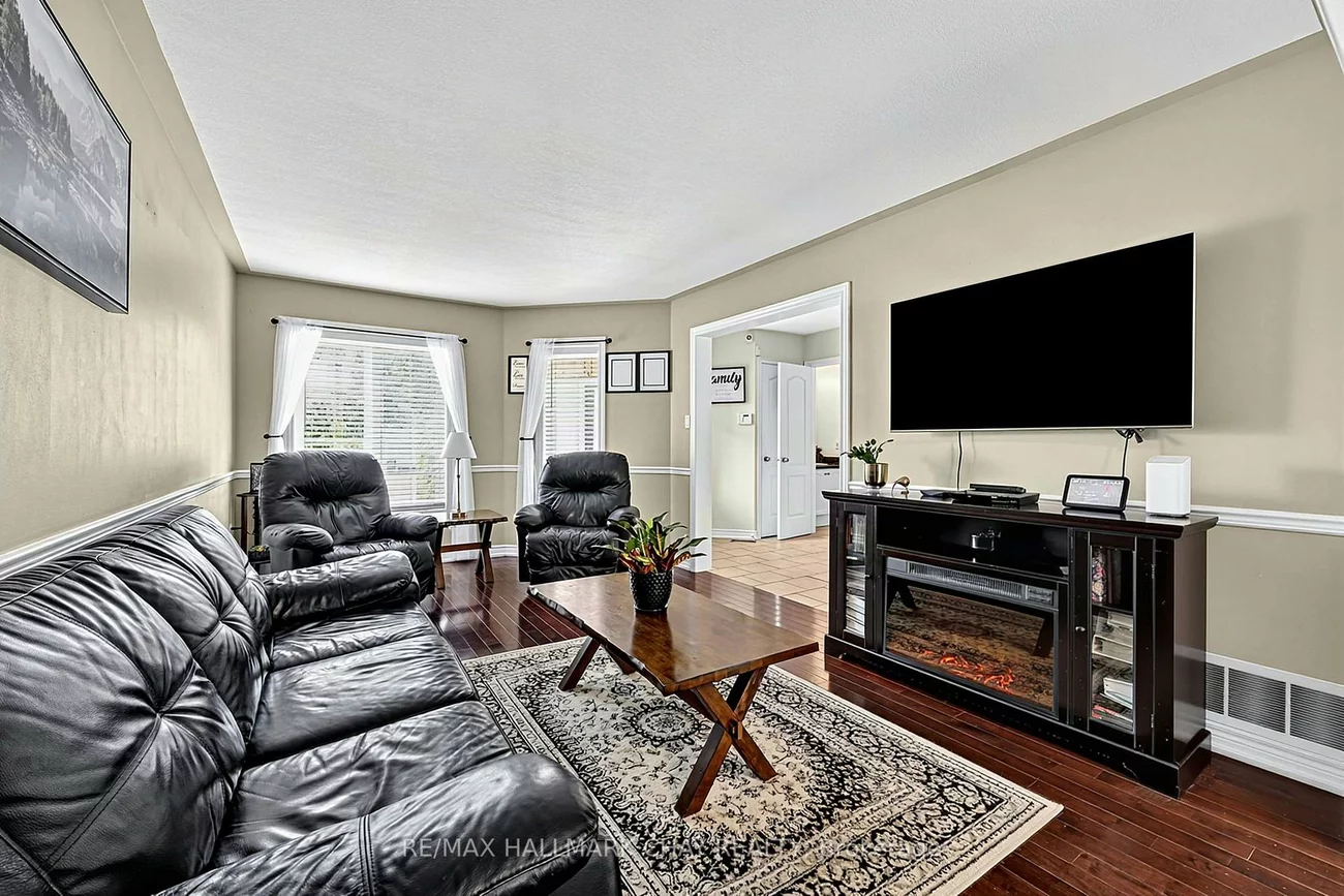 102, Noble, Bradford, Bradford West Gwillimbury