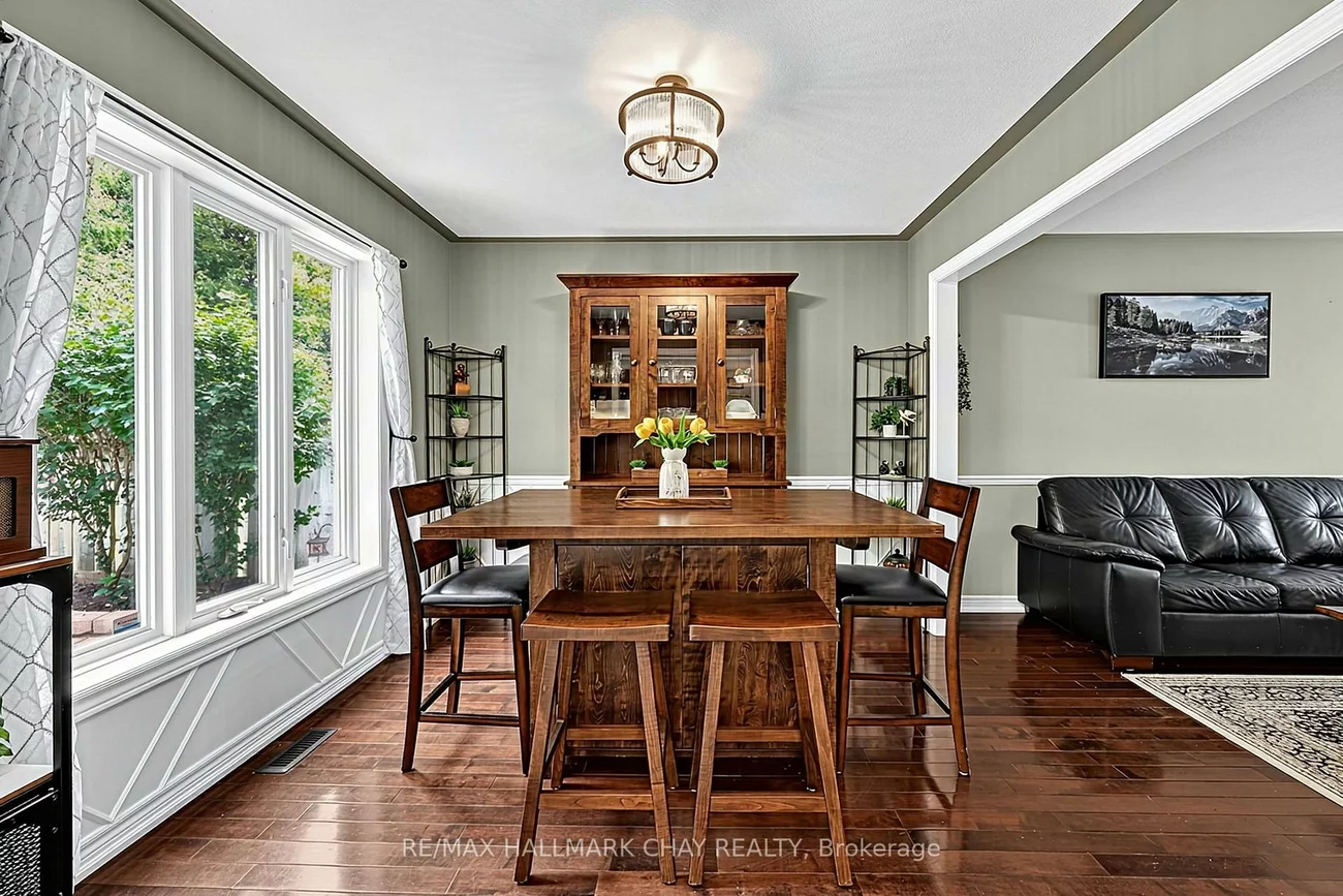 102, Noble, Bradford, Bradford West Gwillimbury