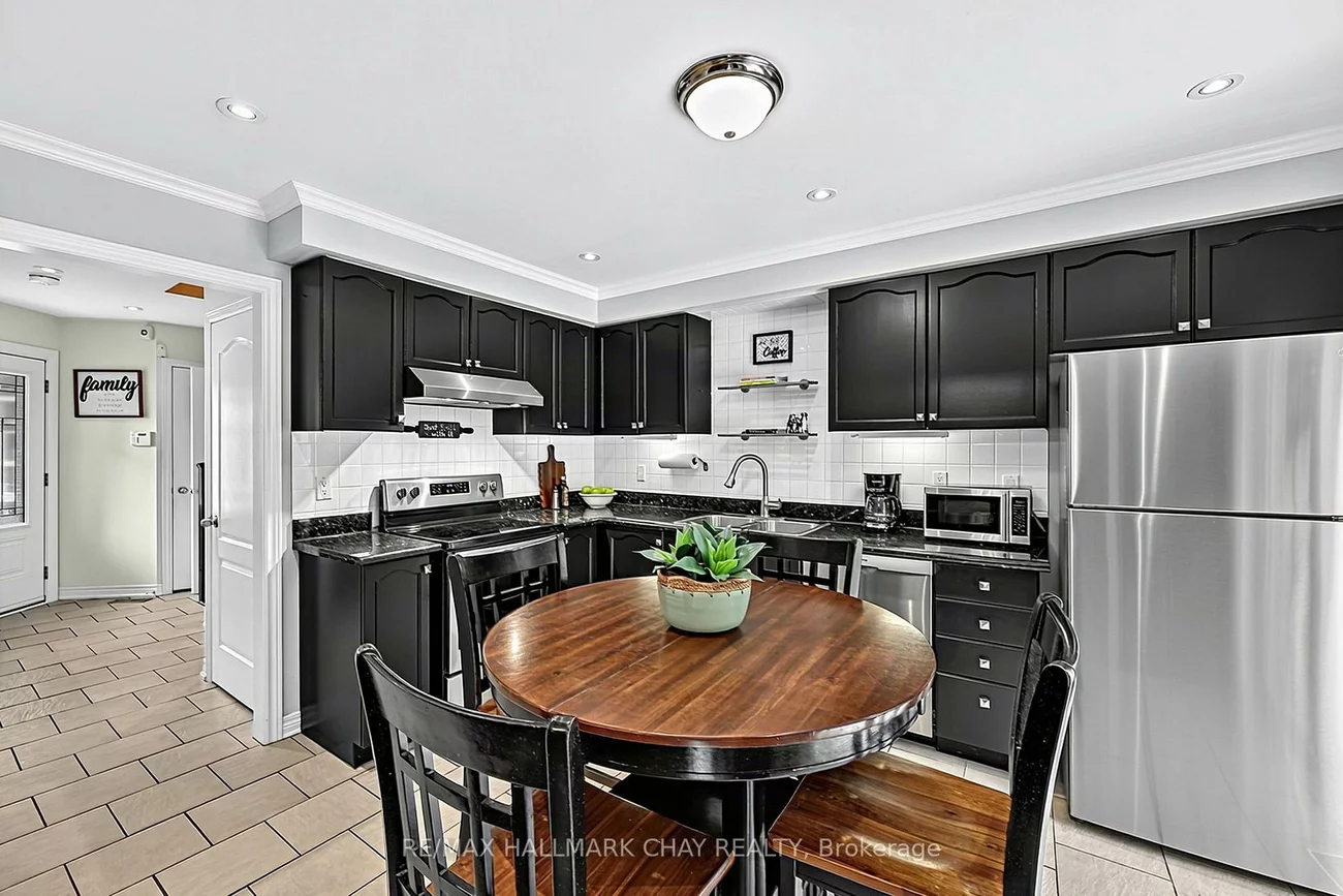 102, Noble, Bradford, Bradford West Gwillimbury