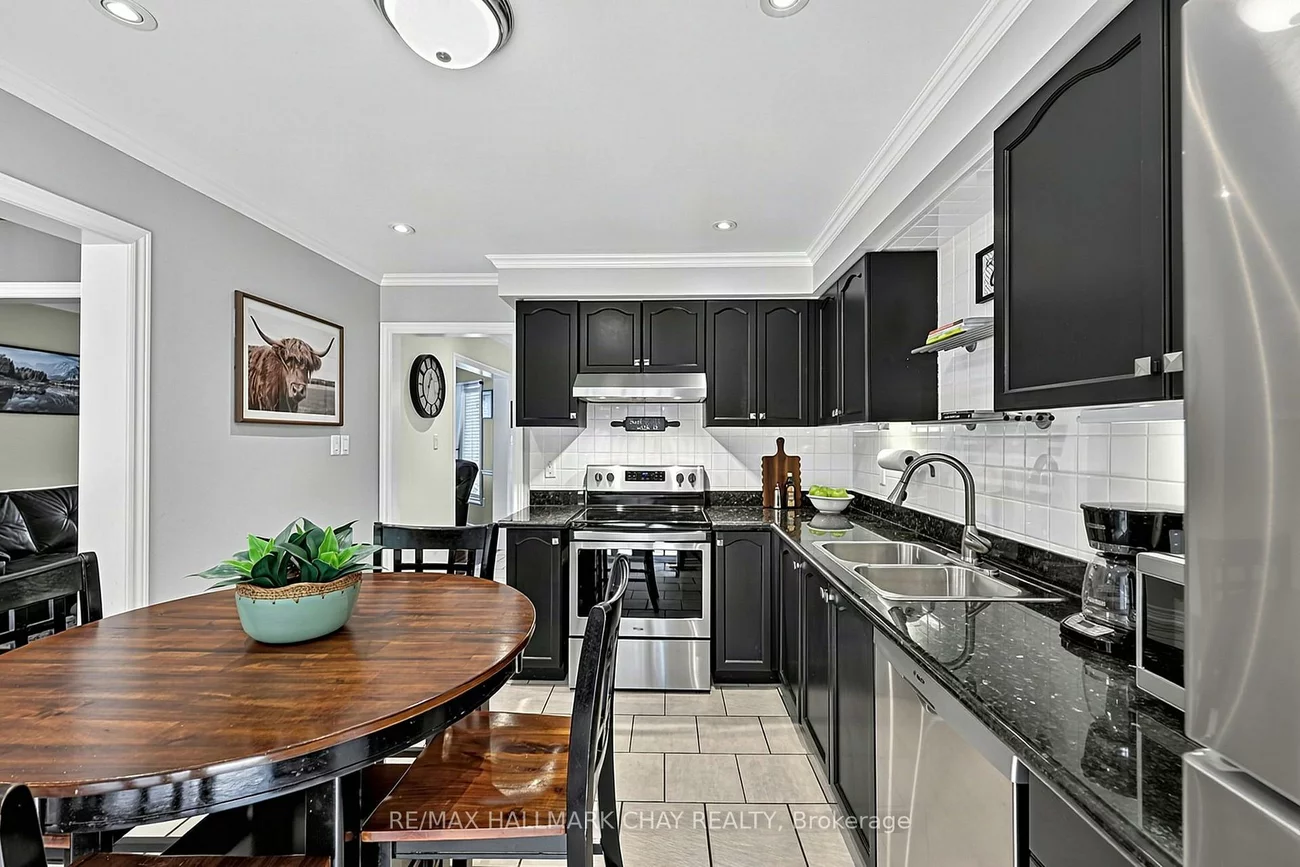 102, Noble, Bradford, Bradford West Gwillimbury