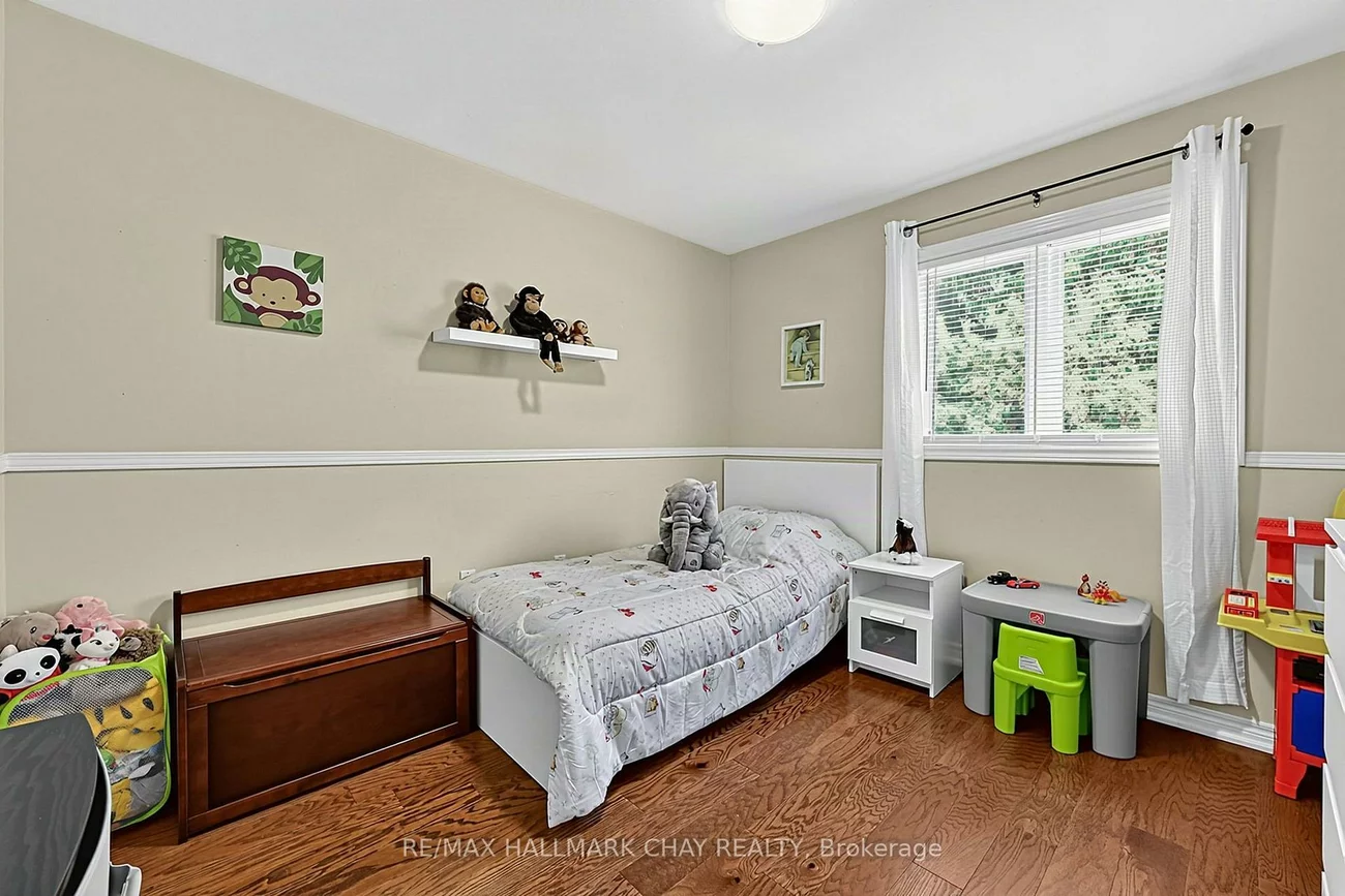 102, Noble, Bradford, Bradford West Gwillimbury