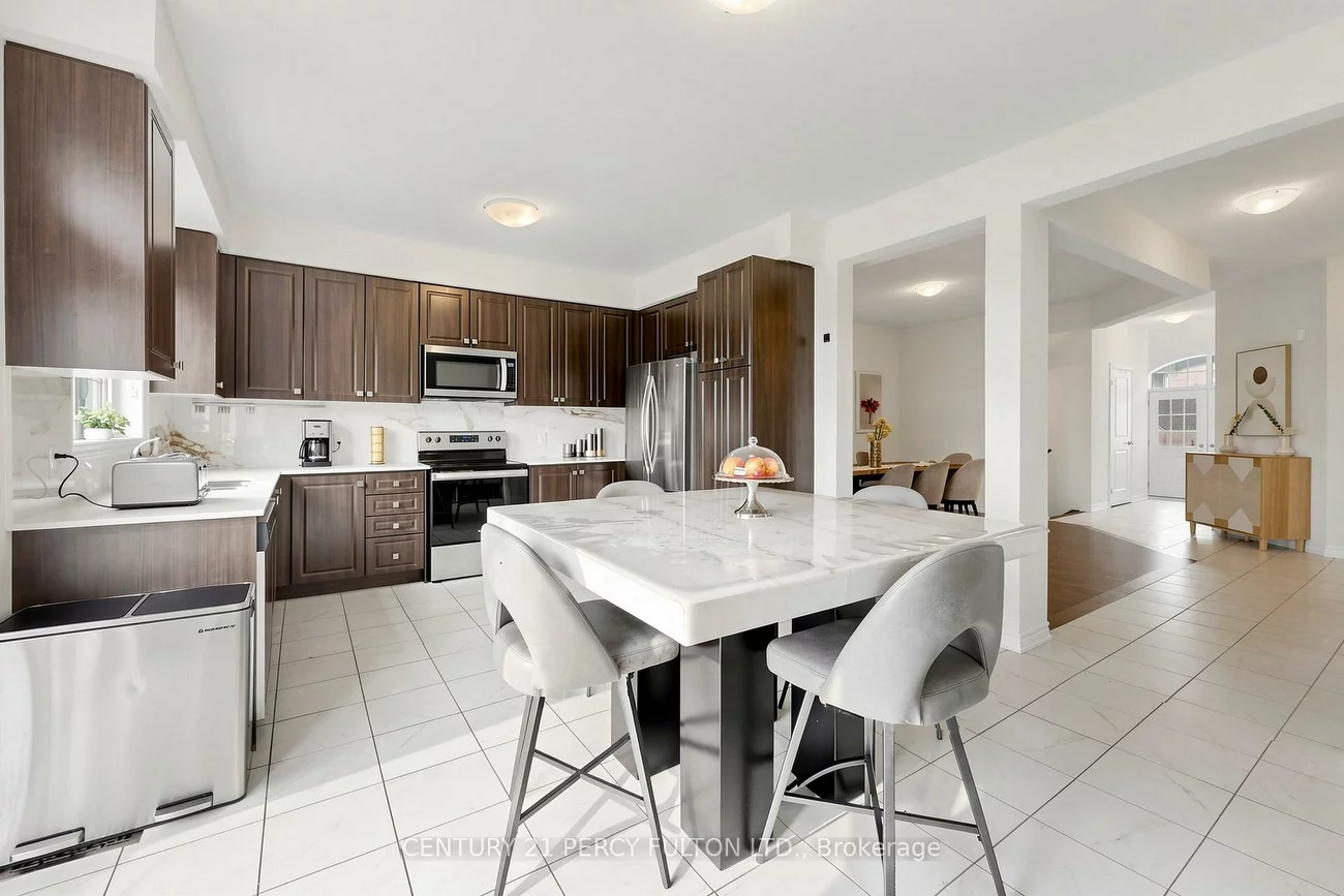 166, Ferragine, Bradford, Bradford West Gwillimbury