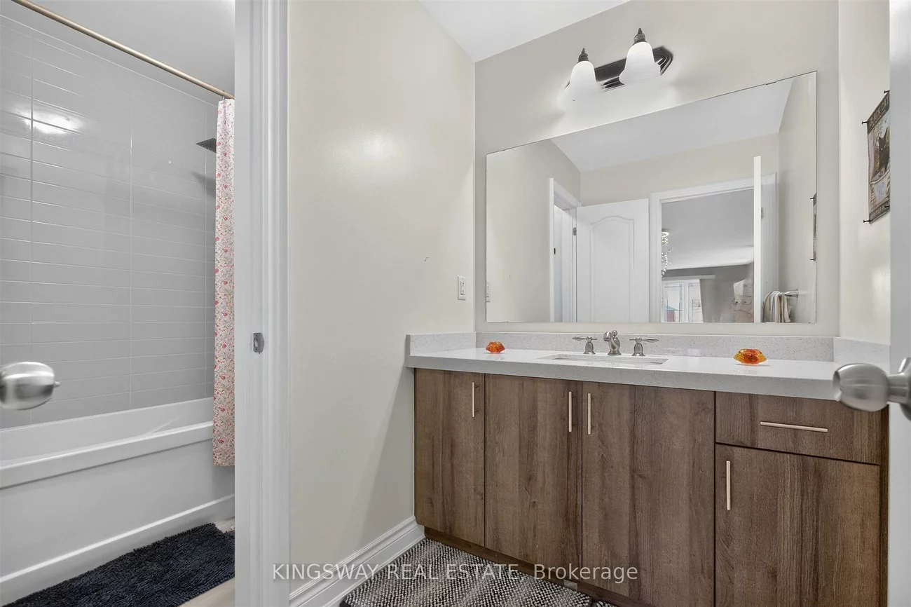 949, Langford, Bradford, Bradford West Gwillimbury
