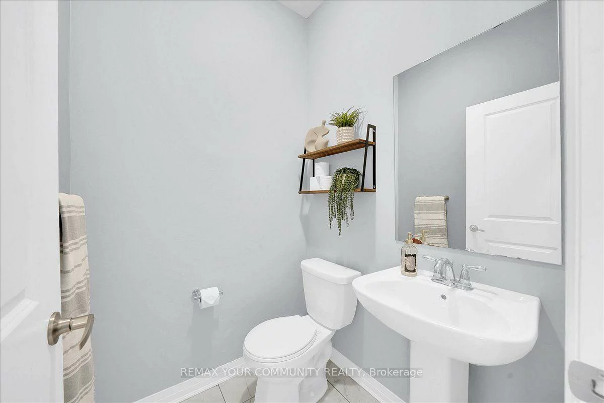 211, Landolfi, Bradford, Bradford West Gwillimbury