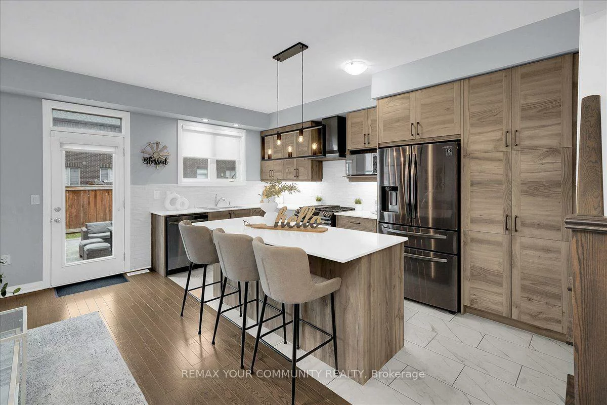 211, Landolfi, Bradford, Bradford West Gwillimbury