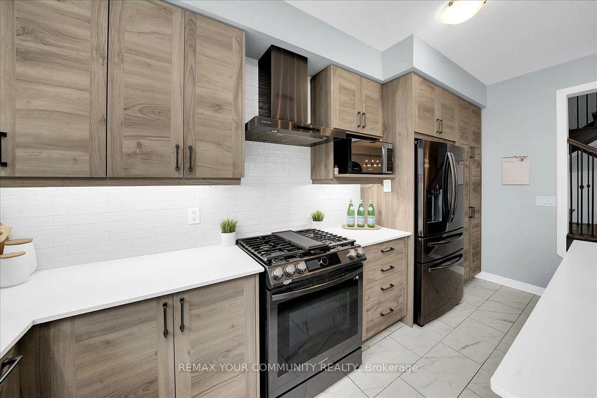 211, Landolfi, Bradford, Bradford West Gwillimbury