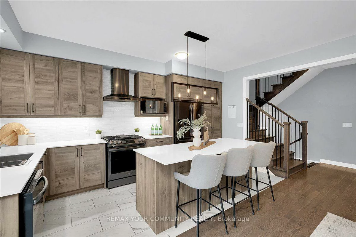 211, Landolfi, Bradford, Bradford West Gwillimbury